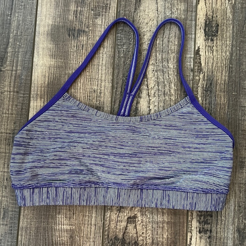 Lululemon Flow Y Nulu Bra Size 4
